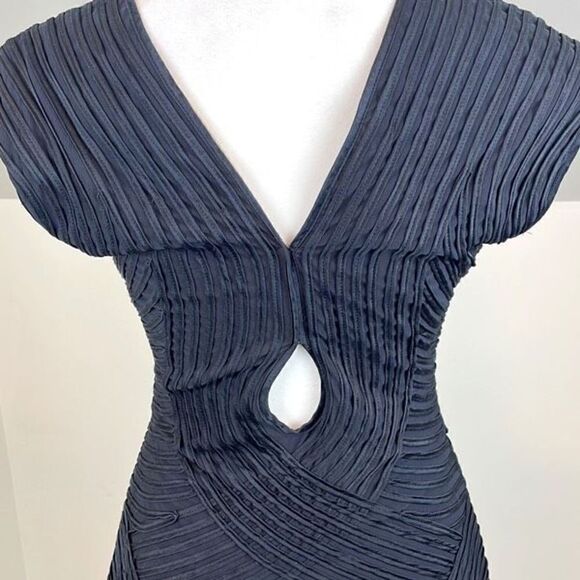 Kardashians Bebe Women's V-Neck Rib Geometric Pattern Bodycon Dress Blac… - Picture 5 of 9